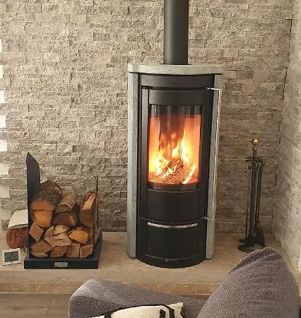 Apartamento Entier Au Dessus De Villa, Climatisation Reversible Poele A Bois Tres Chaleureux , Wi Fi Parking Privee Gratuit Situation 500 M, Et Centre